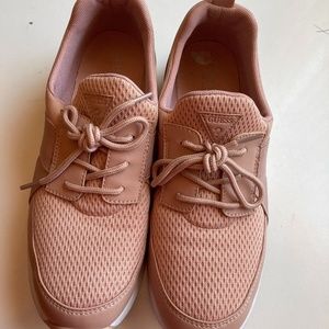 GUESS DUSTY ROSE SNEAKERS - EUC